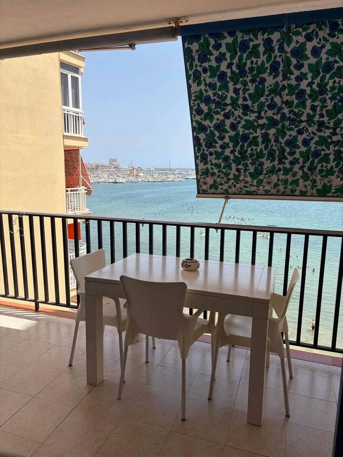 BEACHFRONT RENTAL – TORREVIEJA