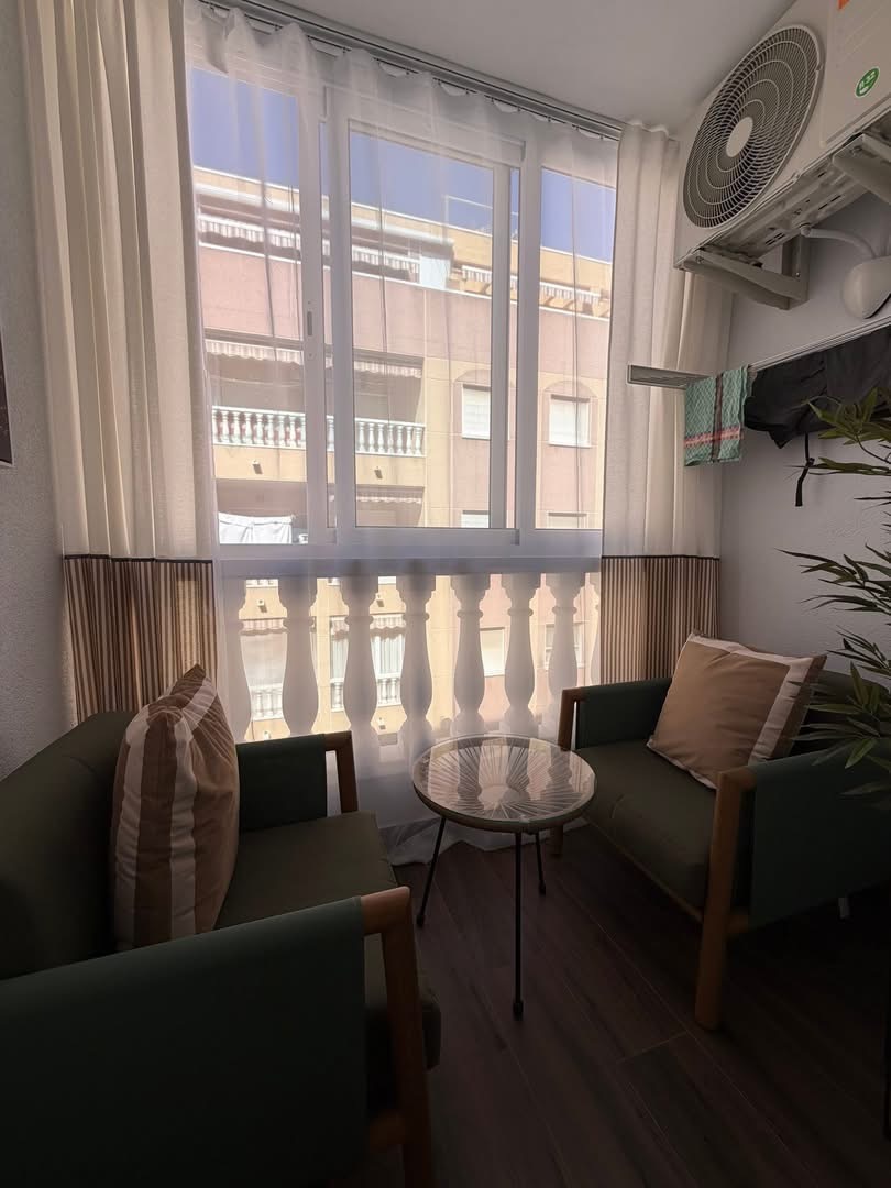 Long-Term Rental – Central Torrevieja €1,300/month | Available now