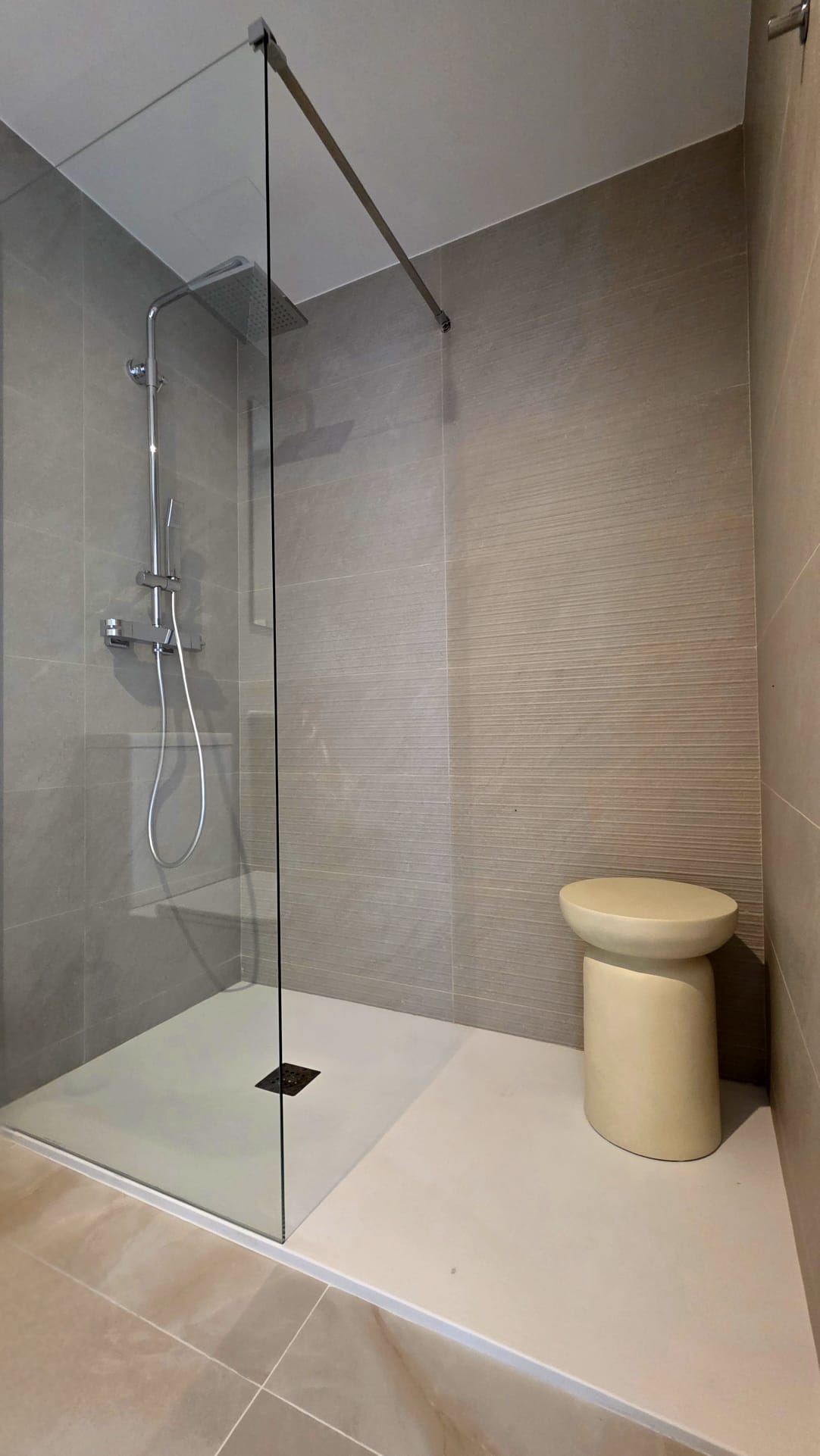 Luxury Long-Term Rental – Valonia Resort, Punta Prima | €1,750/month Available now — Foto 8 von 16