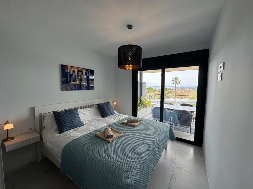 Exclusive Apartment for Short-Term Rental – Lagoon Village, Torrevieja — foto 3 de 19