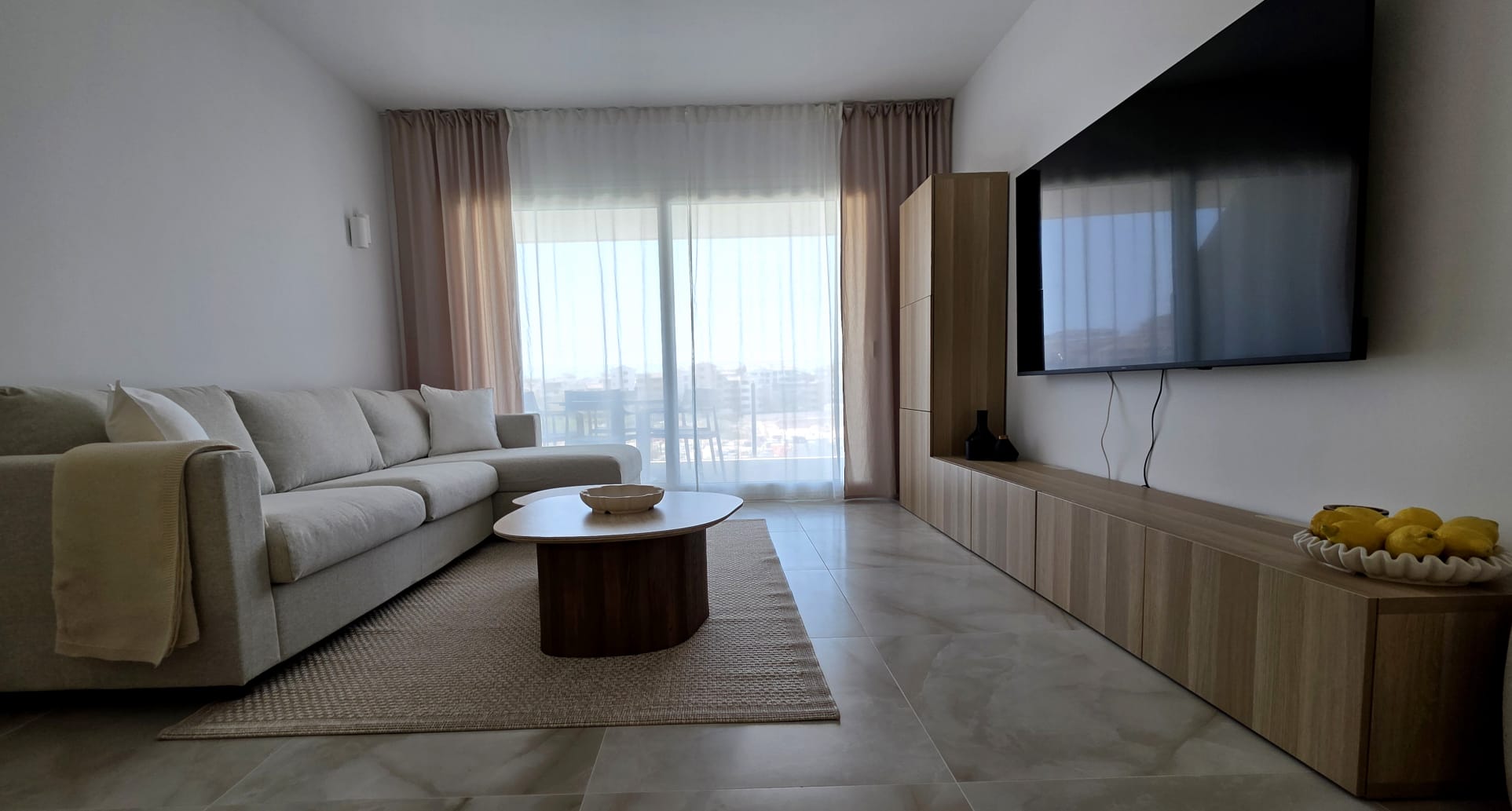Luxury Long-Term Rental – Valonia Resort, Punta Prima | €1,750/month Available now — Foto 4 von 16
