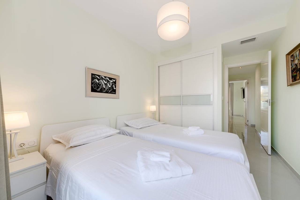 Long-Term Rental – Sea Senses, Punta Prima €1,700/month | Available from September — bild 2 av 10