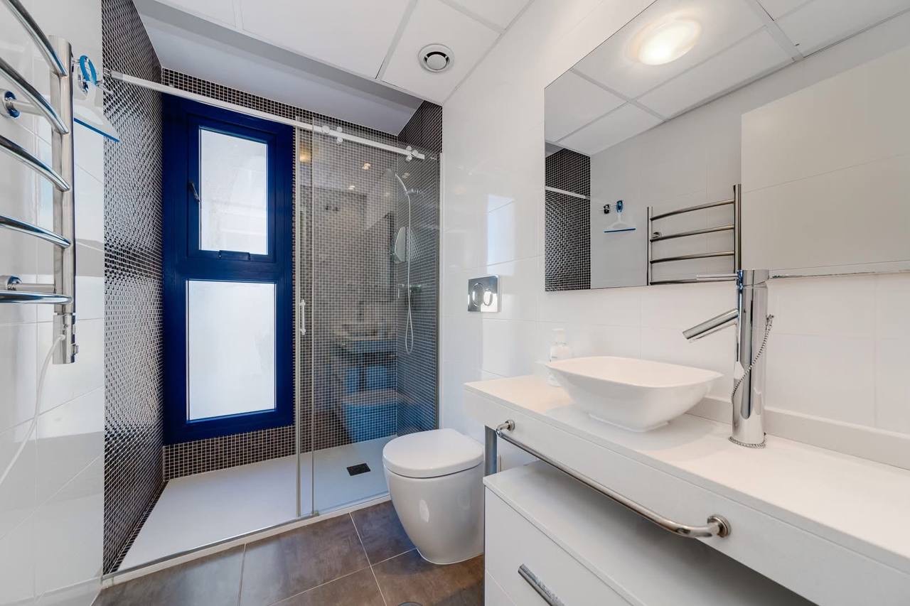 Long-Term Rental – Sea Senses, Punta Prima €1,700/month | Available from September — bild 6 av 10