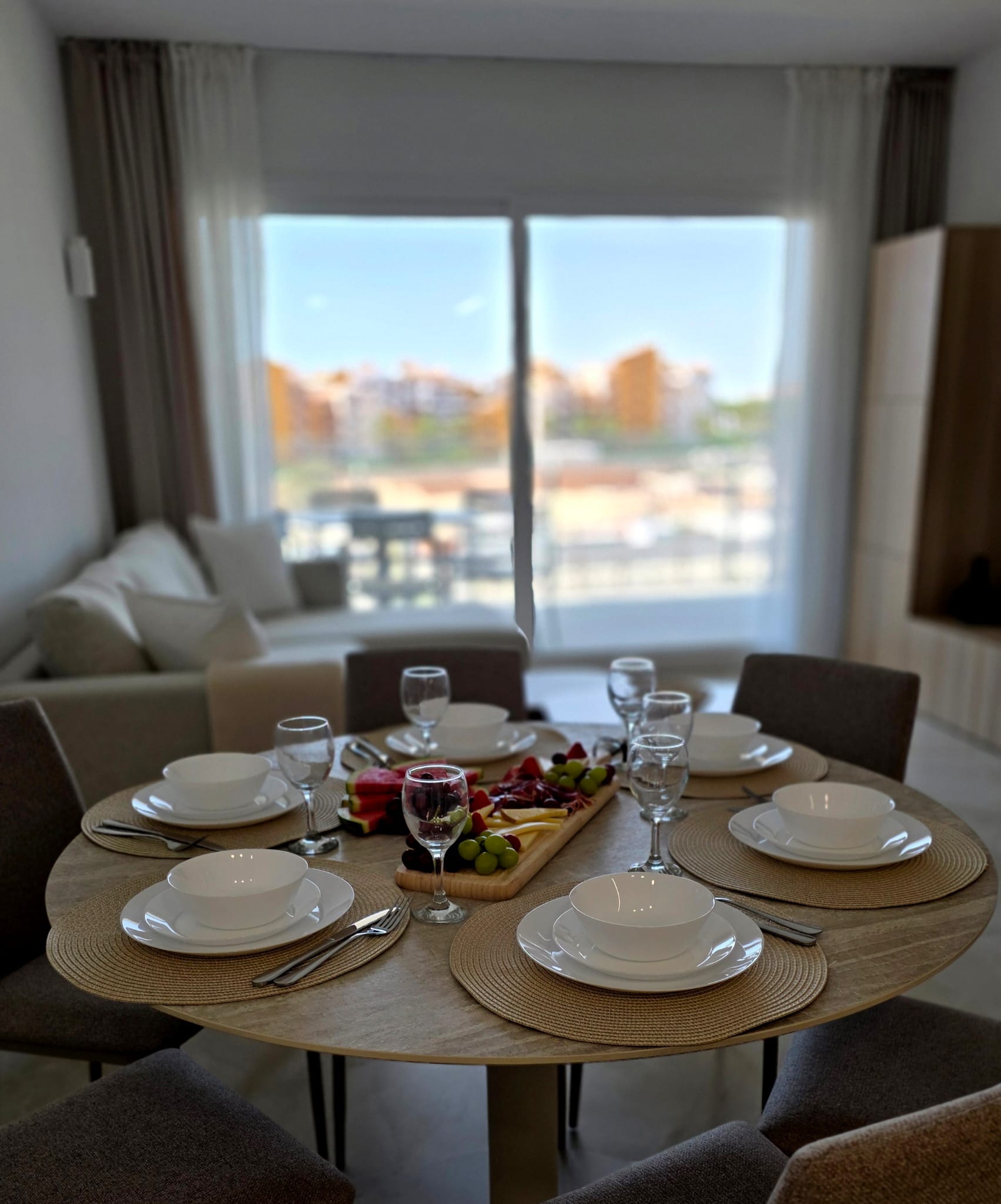 Luxury Long-Term Rental – Valonia Resort, Punta Prima | €1,750/month Available now — Foto 5 von 16