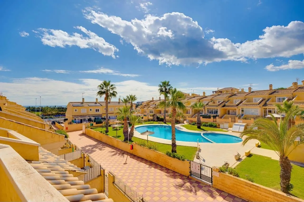 Long-Term Rental – Mari Blanca, Punta Prima