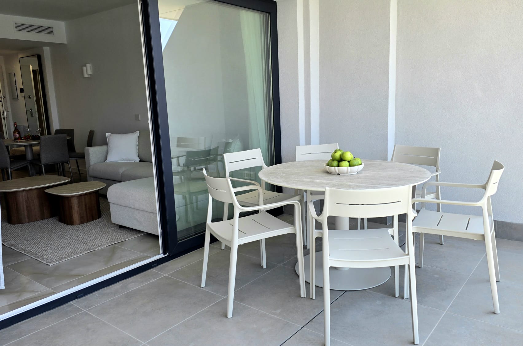 Luxury Long-Term Rental – Valonia Resort, Punta Prima | €1,750/month Available now — Foto 3 von 16
