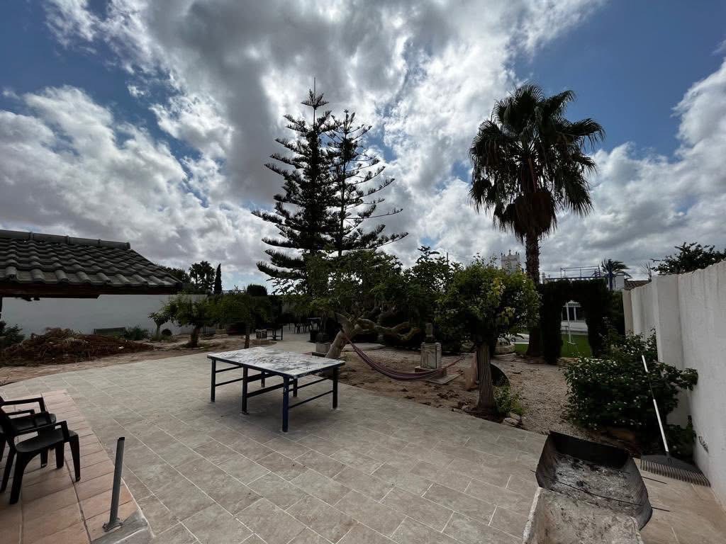 Villa for Long-Term Rent in Los Montesinos — foto 11 de 13