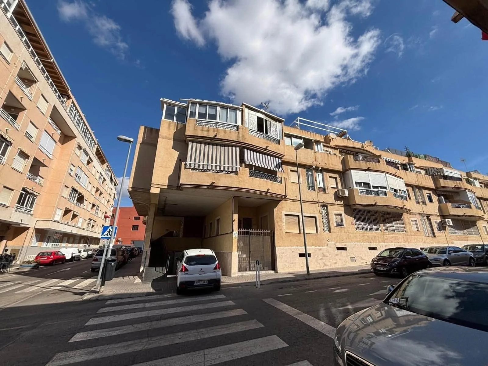 Apartment for Sale in Torrevieja with Tourist License 🌴