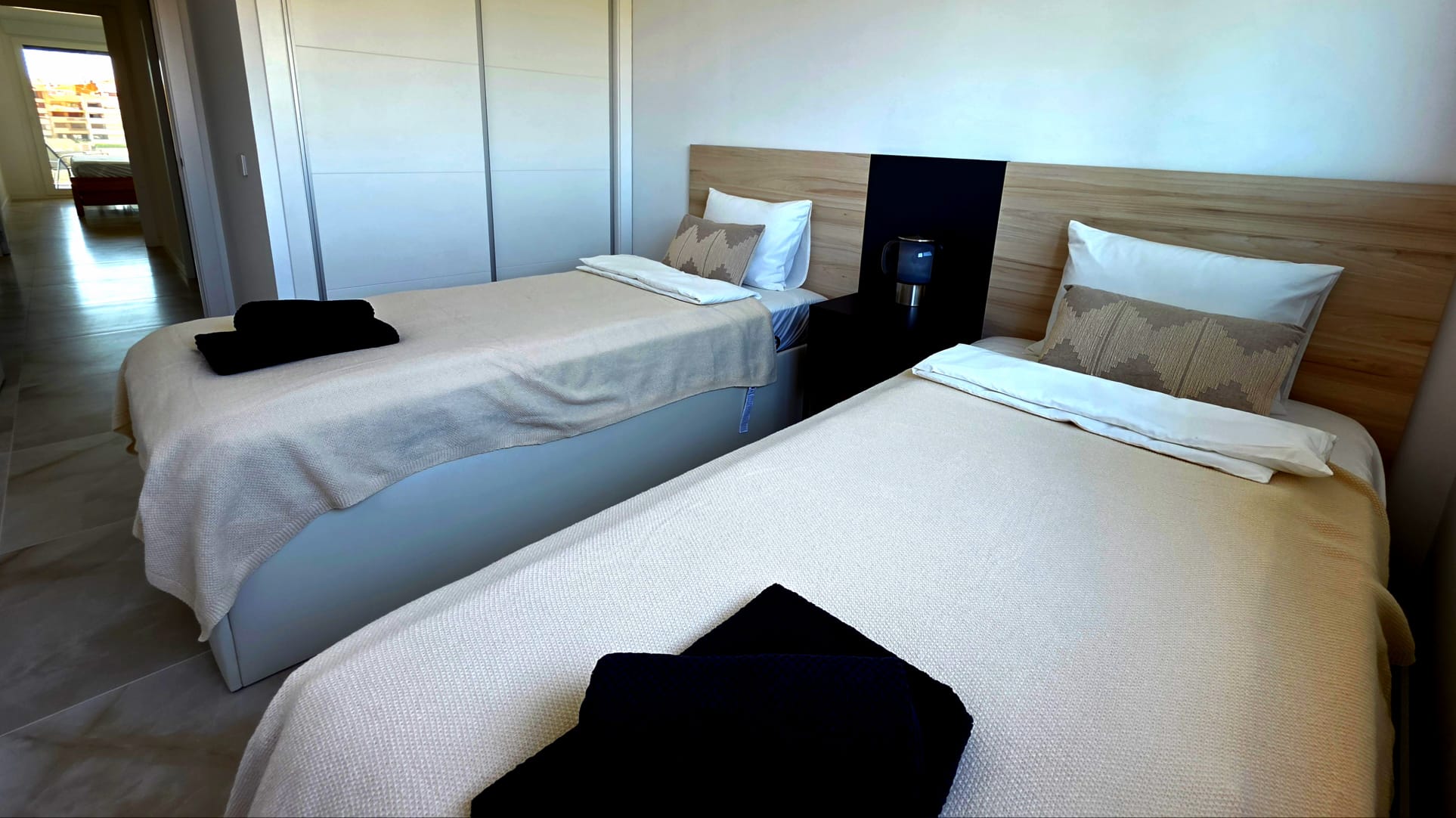 Luxury Long-Term Rental – Valonia Resort, Punta Prima | €1,750/month Available now — Foto 9 von 16