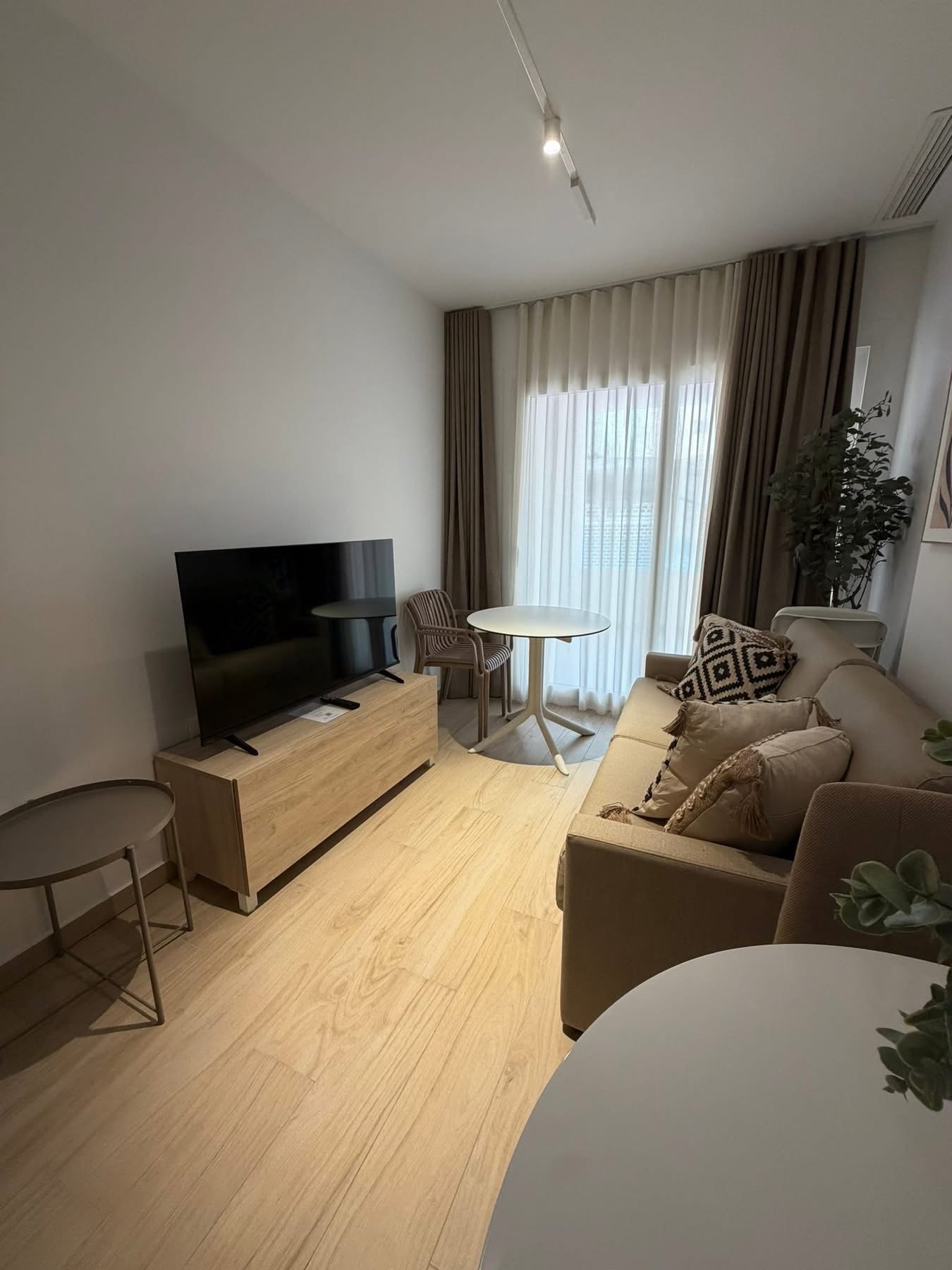 Holiday Apartments – Torrevieja Centre From €70/night | Available now — Foto 3 von 12