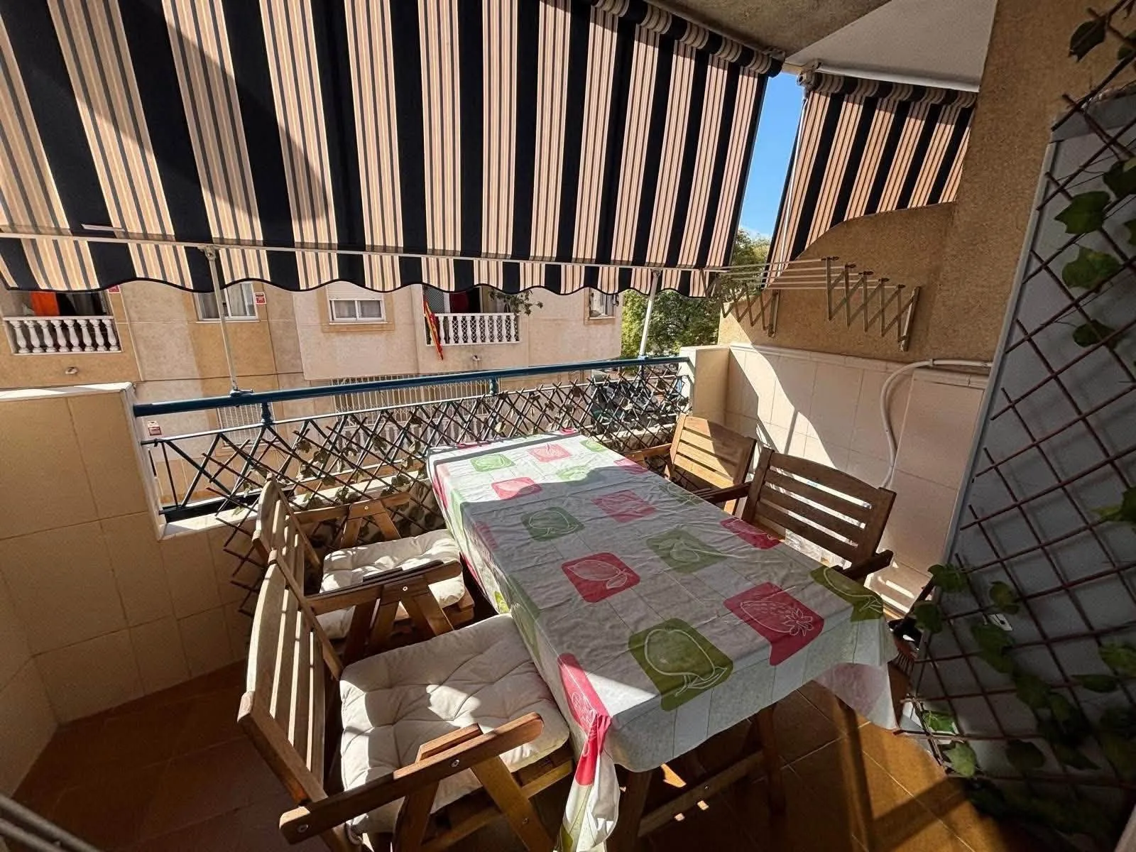 Apartment for Sale in Torrevieja with Tourist License 🌴 — foto 3 de 9