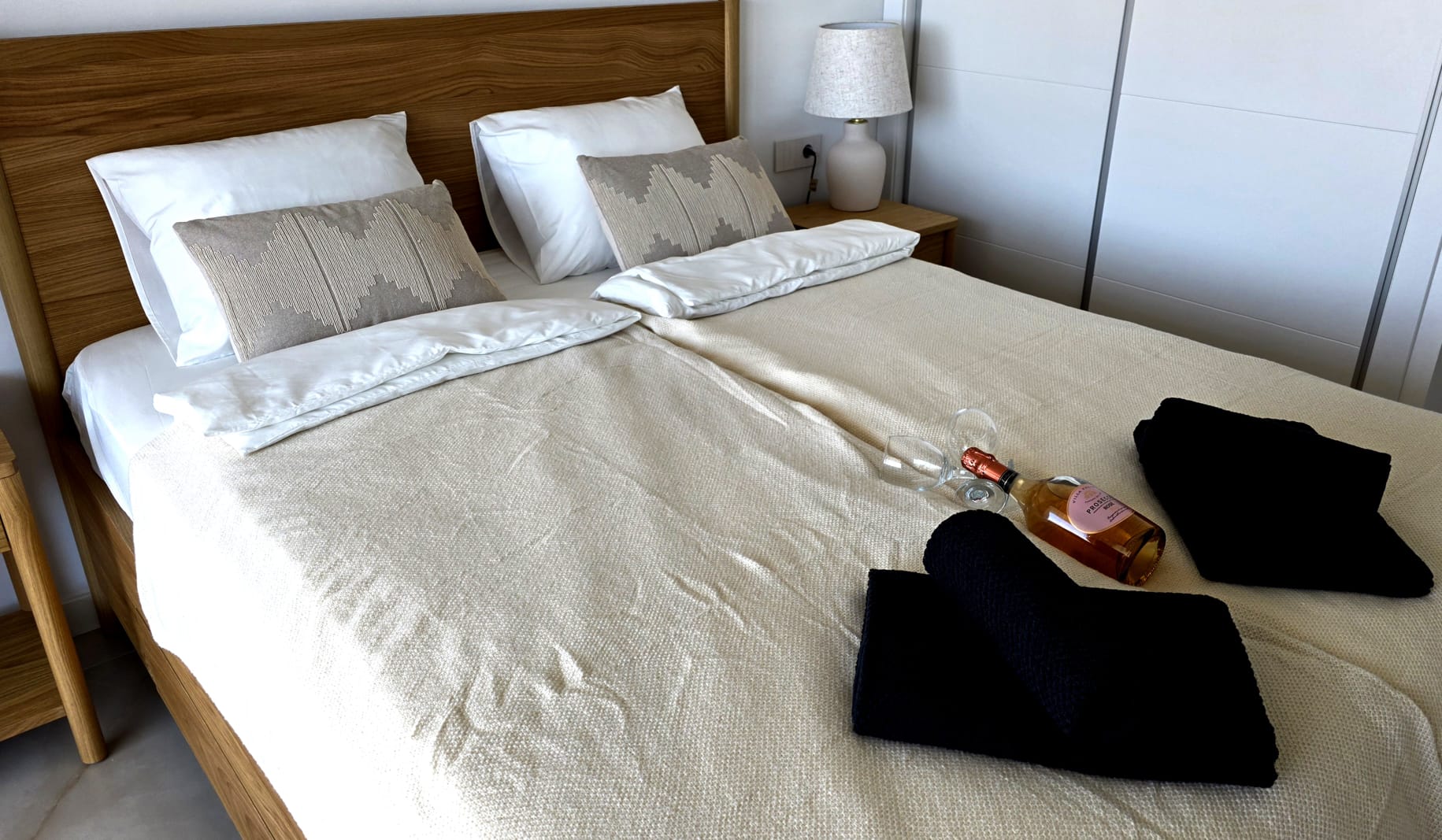 Luxury Long-Term Rental – Valonia Resort, Punta Prima | €1,750/month Available now — Foto 14 von 16